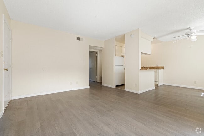 1BR, 1BA - 700SF - Living Room - Villa Riviera Apartments