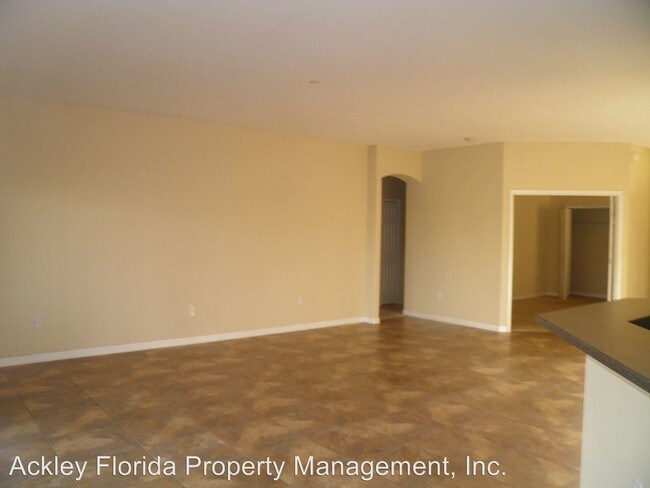 Building Photo - 3535 Somerset Cir