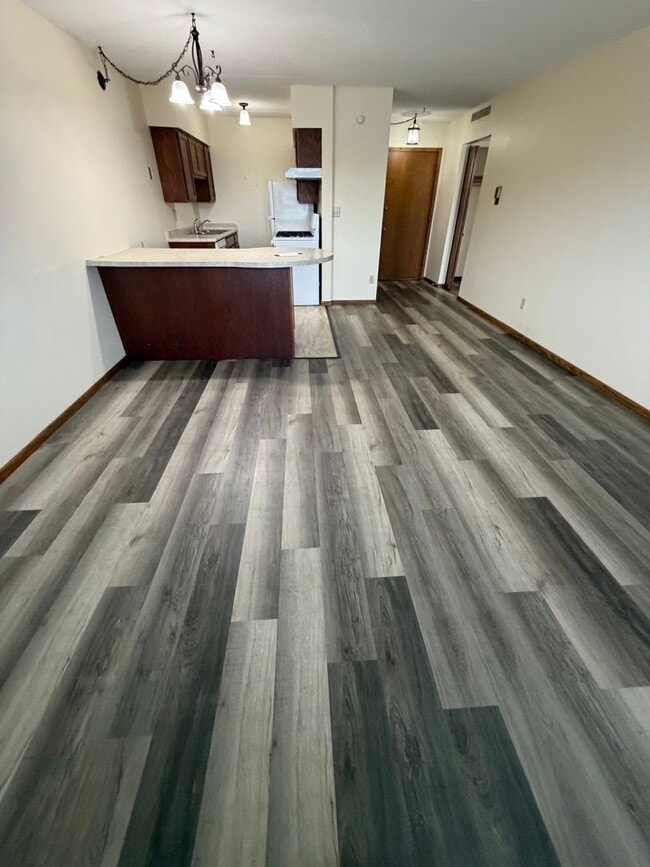 Building Photo - Eastwood Manor Apartments