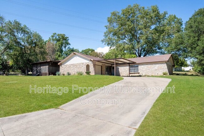 Foto del edificio - 640 Crest Ln