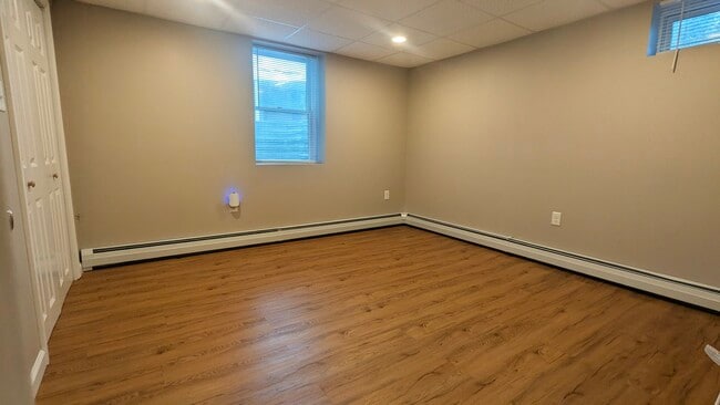 Building Photo - 17 Columbus Rd