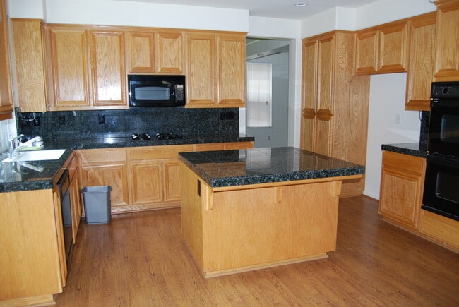 Foto del edificio - 4228 Christopher Michael Ct