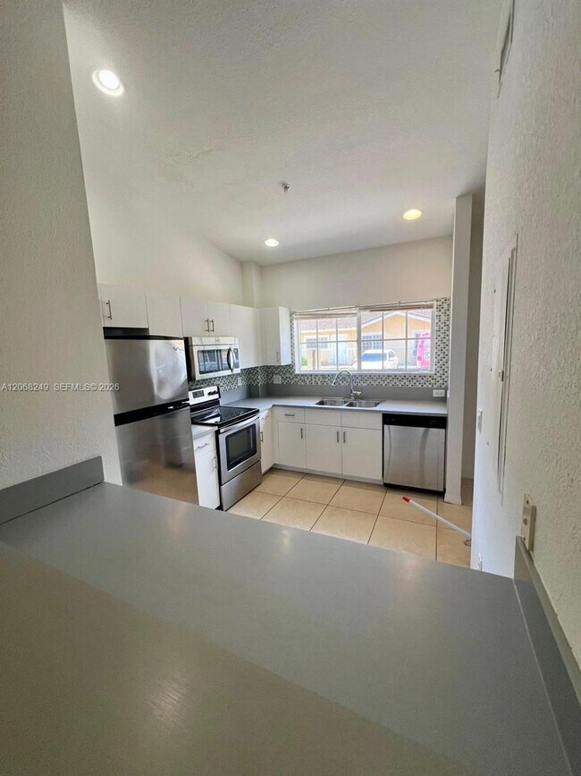 Foto del edificio - 3824 SW 48th Ave