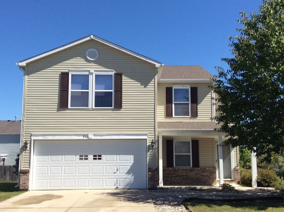 Foto principal - 843 Streamside Dr