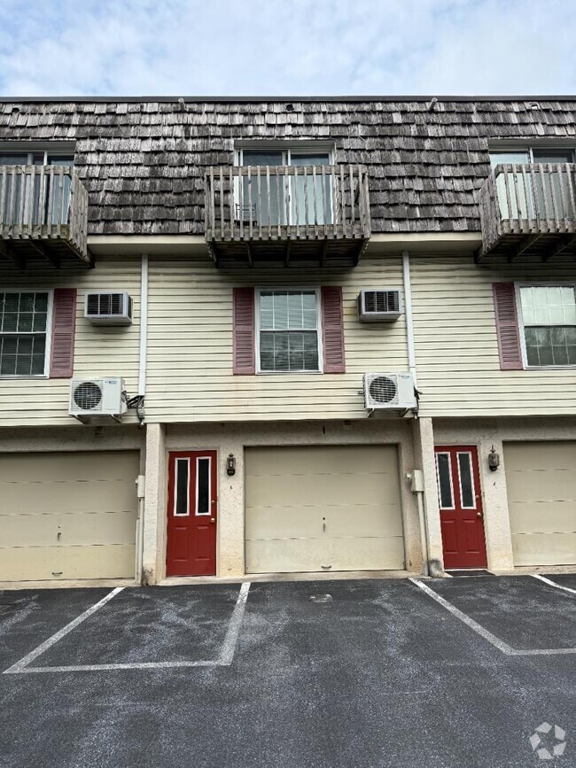 Building Photo - 845 Silver Spring Plaza