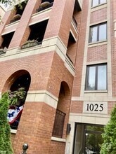 Building Photo - 1025 W Monroe St