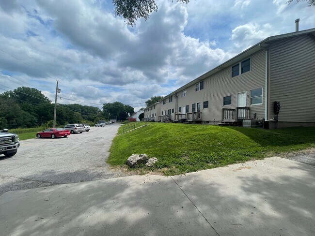 Building Photo - 1660 W George Washington Blvd