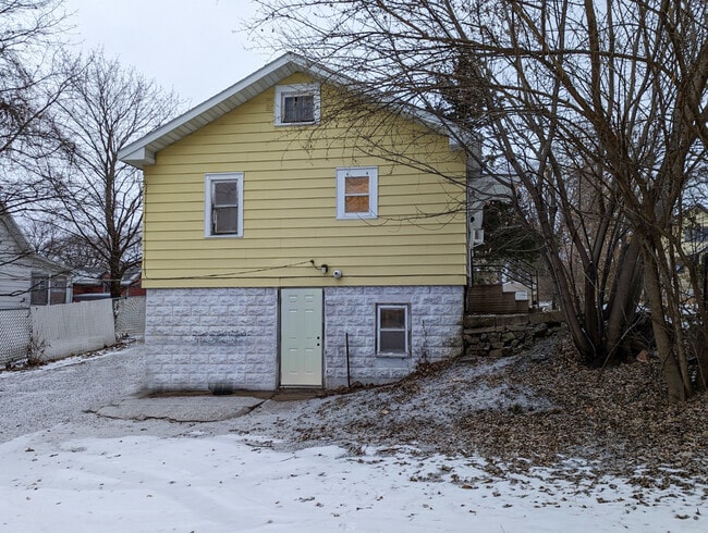 Building Photo - 1527 Bellevue Ave