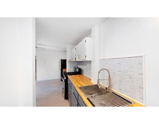 Building Photo - 203 Lexington St