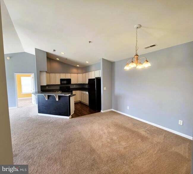Foto del edificio - 3003L Heather Ln
