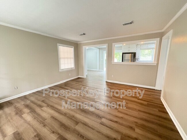 Foto del edificio - 5061 Thomason Ave