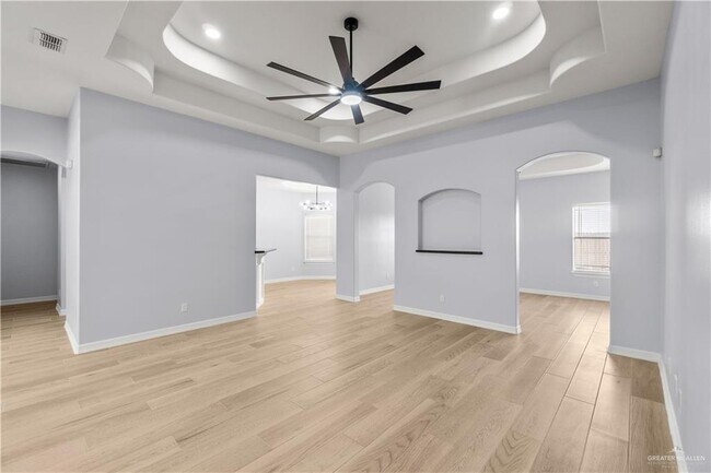 Building Photo - 3714 Oregon Dr