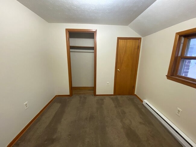 Building Photo - 826 W Highland Ave