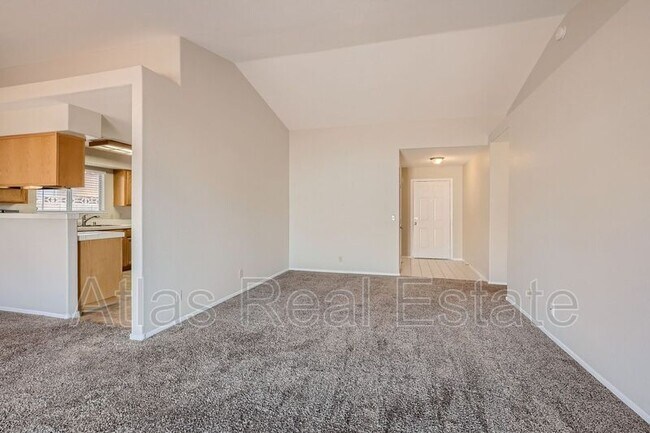 Foto del edificio - 5017 Drummond Rd