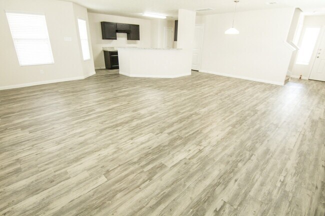 Foto del edificio - 820 Canton Grass Ln