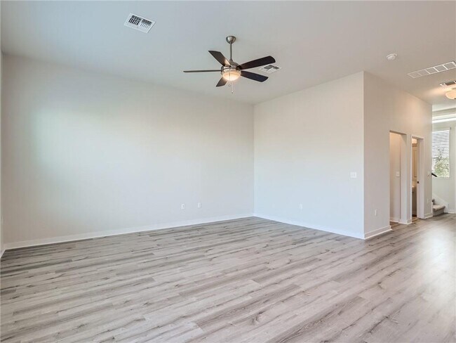 Foto del edificio - 1309 Showbox St