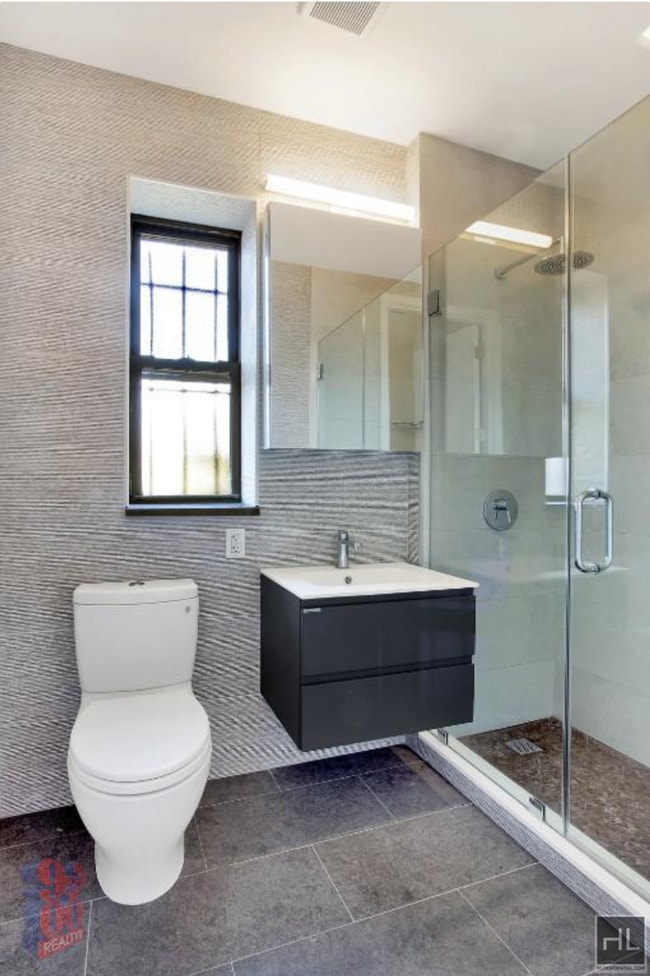 Building Photo - STANTON ST.