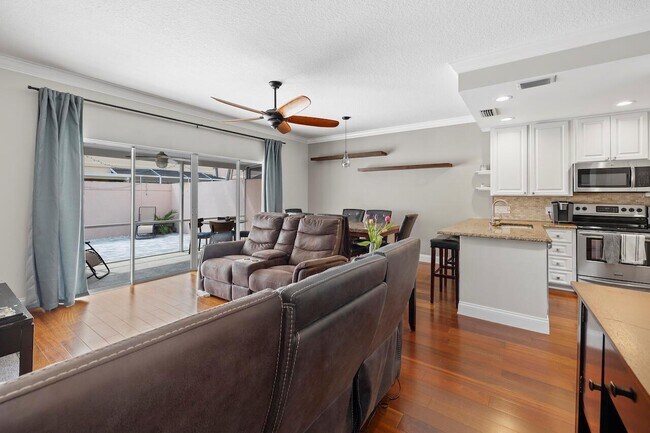 Building Photo - 2058 Tarpon Lake Way