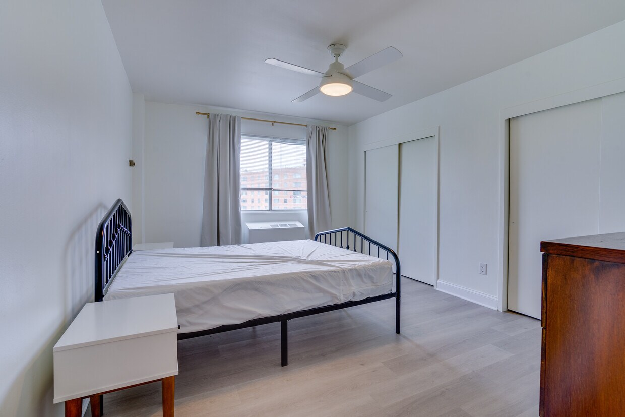 Foto principal - 3601 5th St S