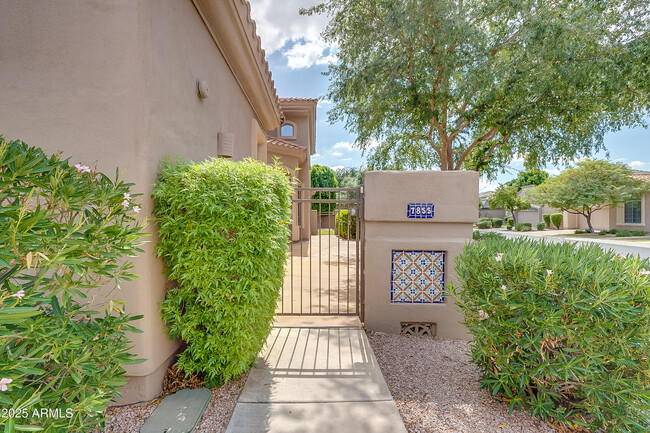 Foto del edificio - 7855 E Desert Cove Ave