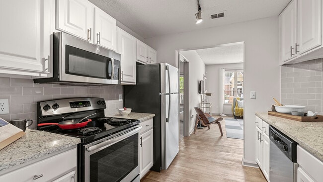 Building Photo - z-121625-Perimeter 5550