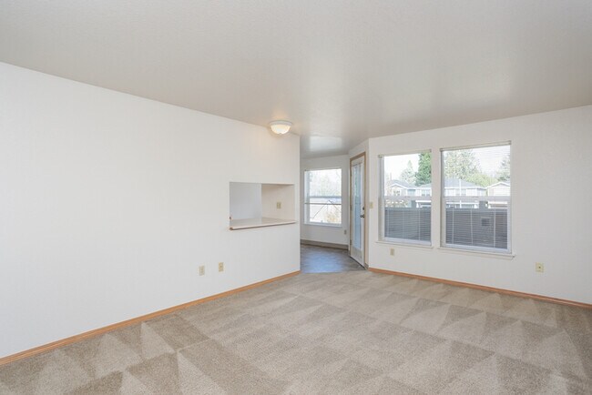 Building Photo - 17851 SW Kinnaman Rd