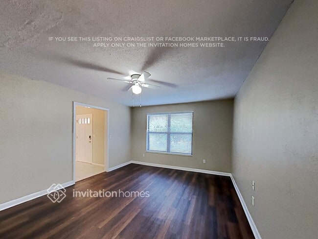 Foto del edificio - 1316 Wandering Oaks Dr