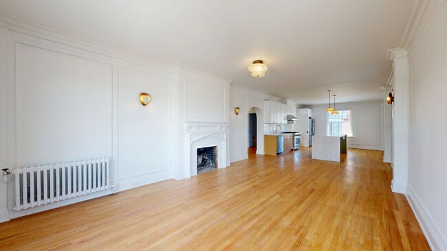 Building Photo - 495 32nd Ave