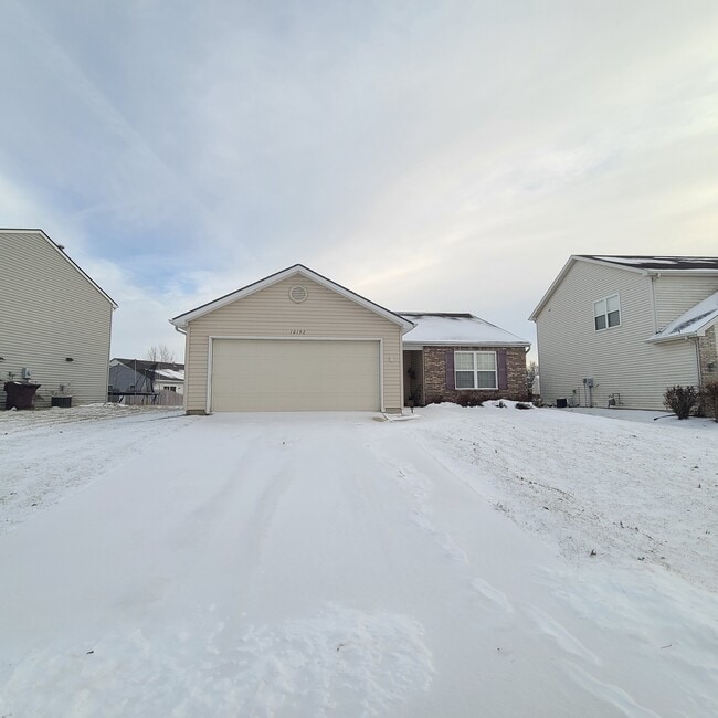 Building Photo - 10192 Greenmoor Dr