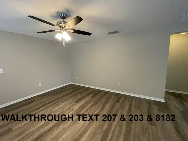 Foto del edificio - 10728 Southern Forest Dr