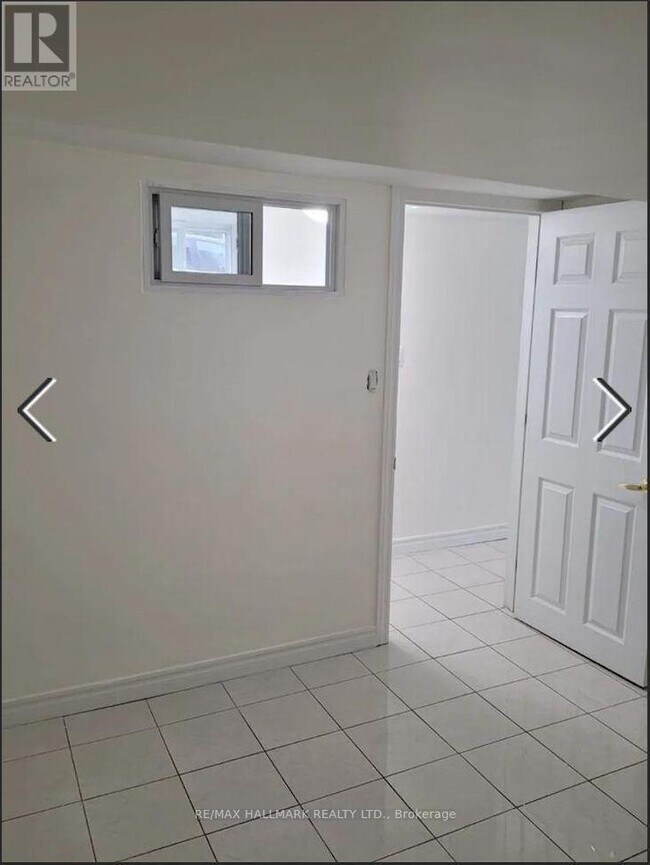 Photo du bâtiment - 702 Bathurst St