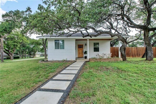 Building Photo - 2604 N Shields Dr