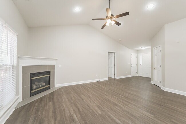 Building Photo - 12830 English Walnut Ln