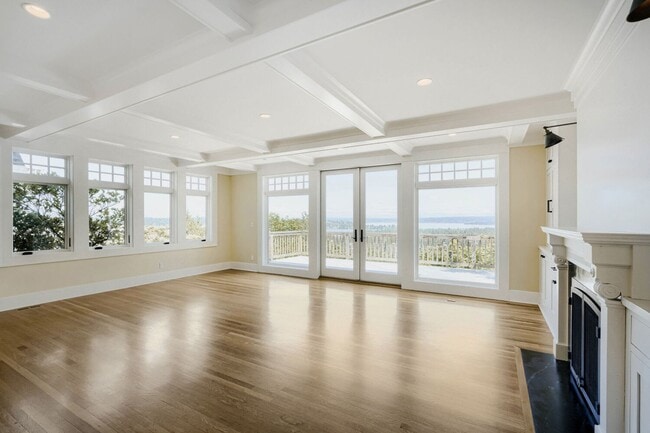 Building Photo - Capitol Hill View Home