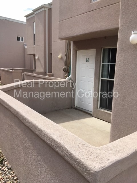 Building Photo - Lovely 2 Bedroom Condo in Sierra Pointe