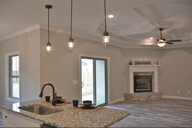 Building Photo - 205 Savannah Dr