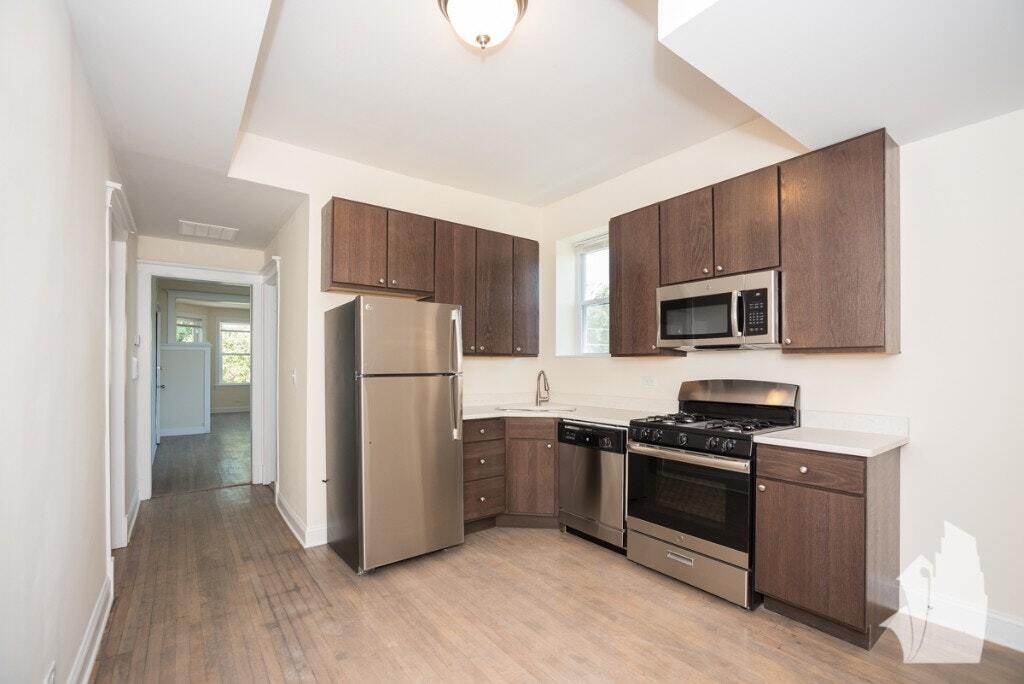 Foto principal - 2814.2F N Troy St