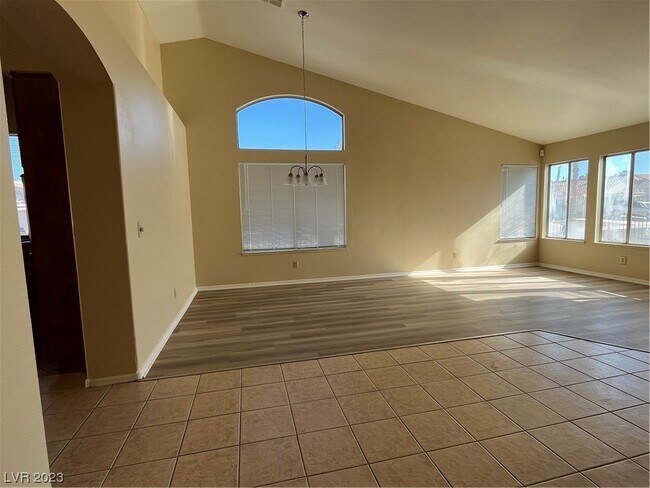 Building Photo - 4800 Courtfield Cir