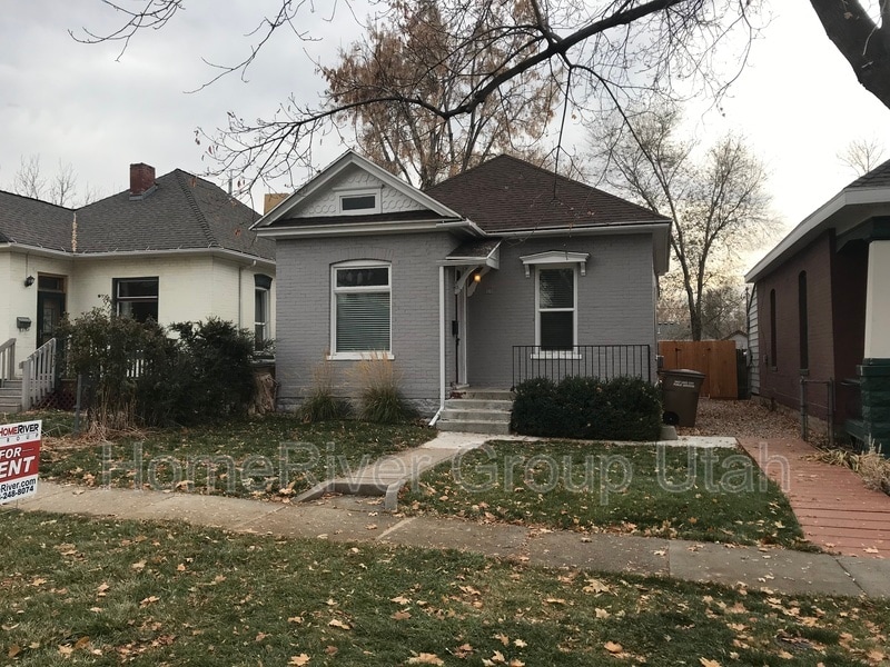 Primary Photo - 920 Princeton Ave S