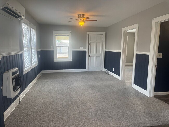 Foto del edificio - 1321 Lakeview Dr