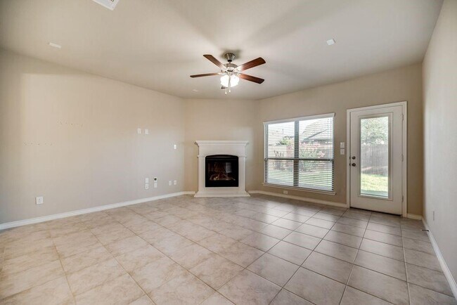 Foto del edificio - 10129 Leander Pl