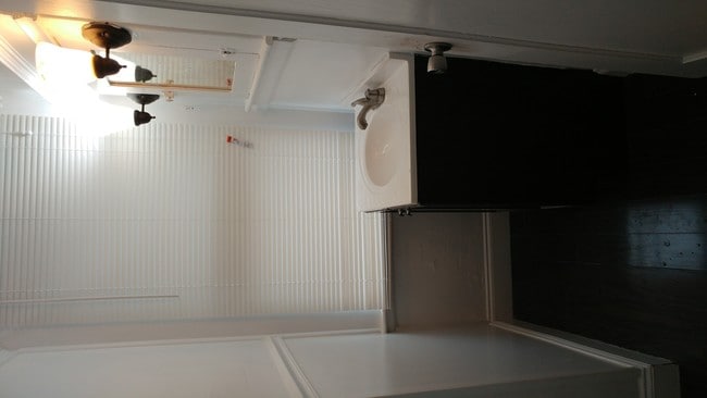 Building Photo - 112 Wall St