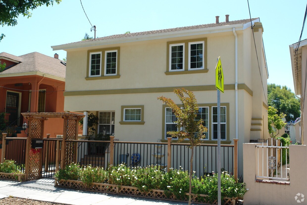 Primary Photo - 1618 Prince St