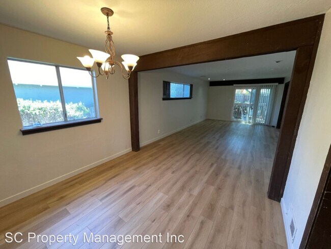 Building Photo - 3 br, 1 bath House - 1372 Walnut Street