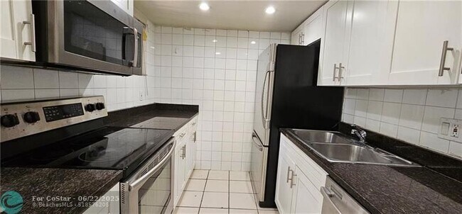 Foto del edificio - 4161 NW 114th Terrace