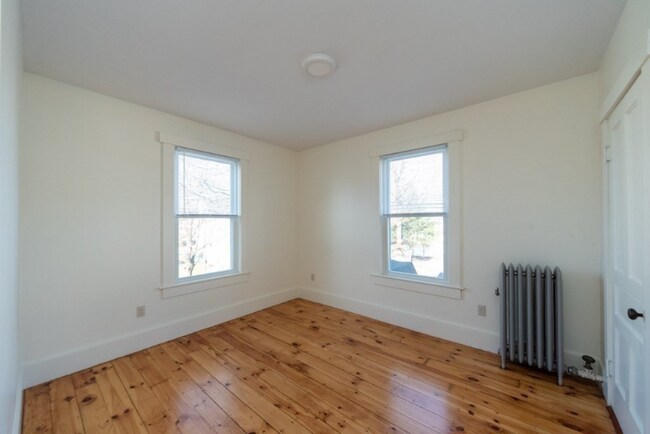Building Photo - 88 Forest St