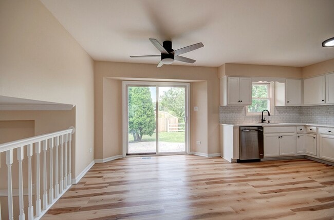 Building Photo - 3 bd 2 ba spacious home Joliet