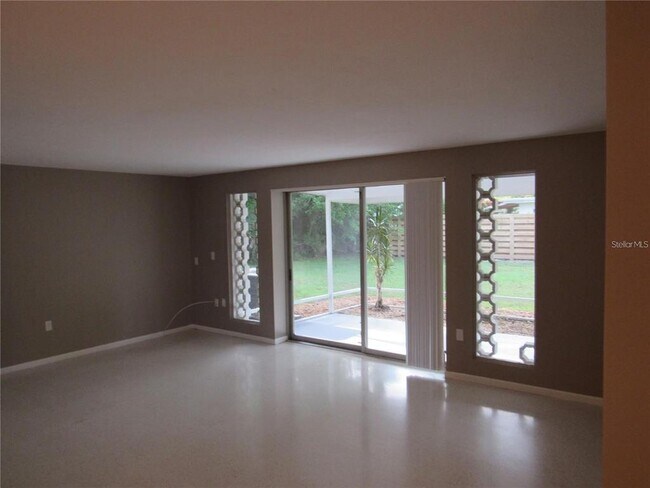 Building Photo - 2559 Jefferson Cir