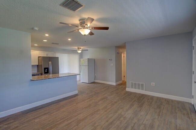 Foto del edificio - 3210 Westwood Dr