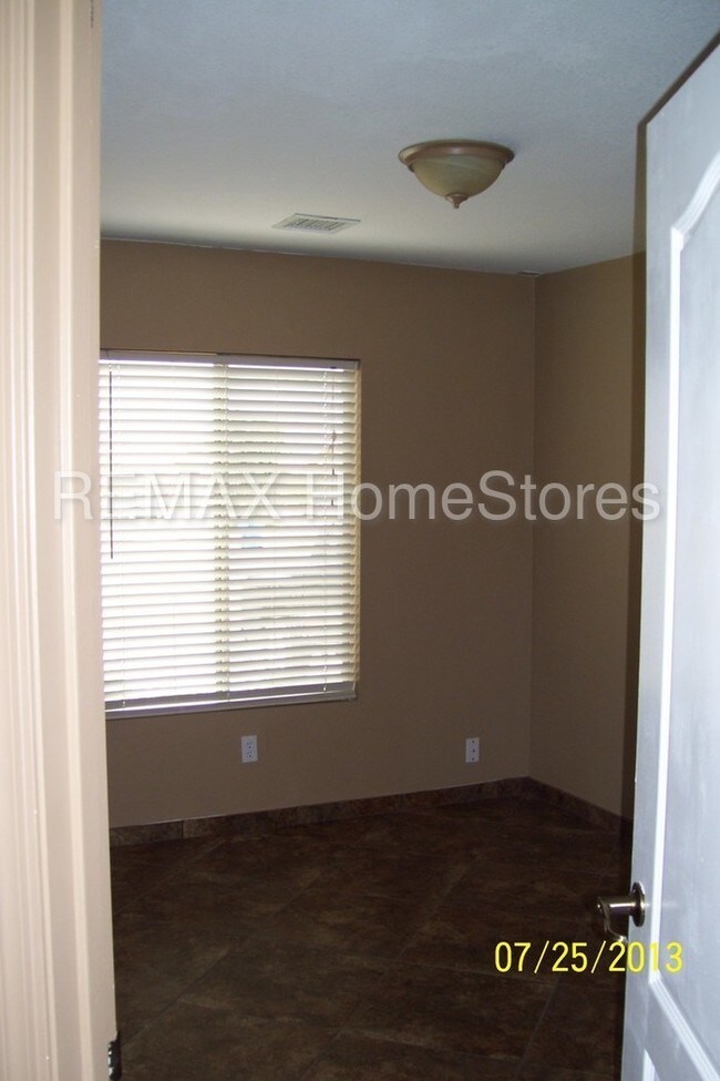 Building Photo - 5310 Planada Dr